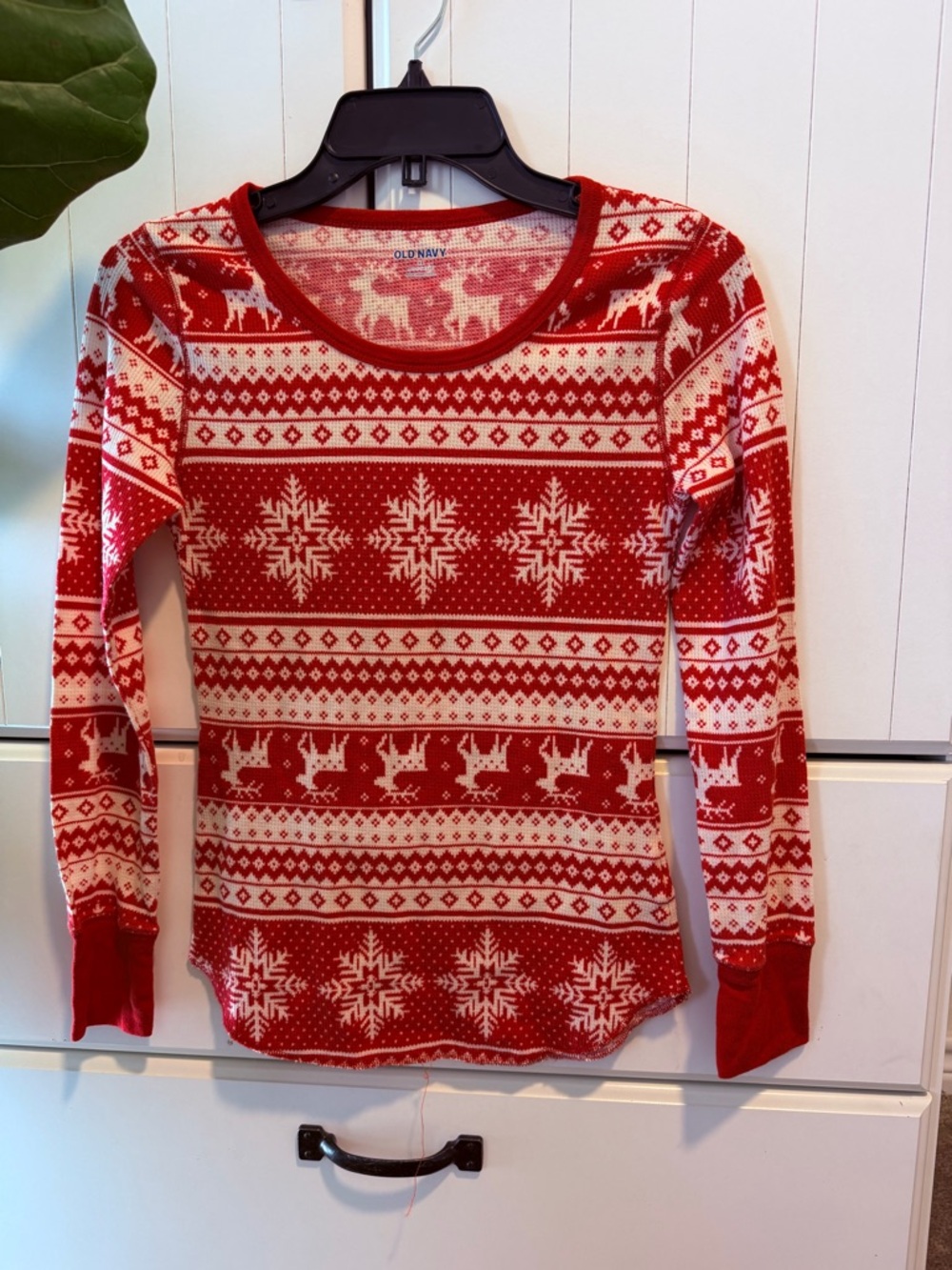 099- Old Navy Red & White Fair Isle Reindeer Crewneck PJ top Sz XS